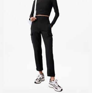 BNWT Athleta Endless Cargo Pants